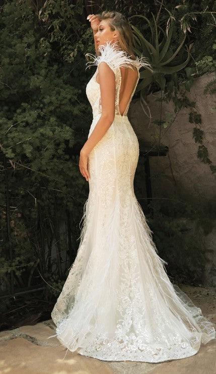 Vestido de novia en corte de sirena con plumas - Kookay Vestidos