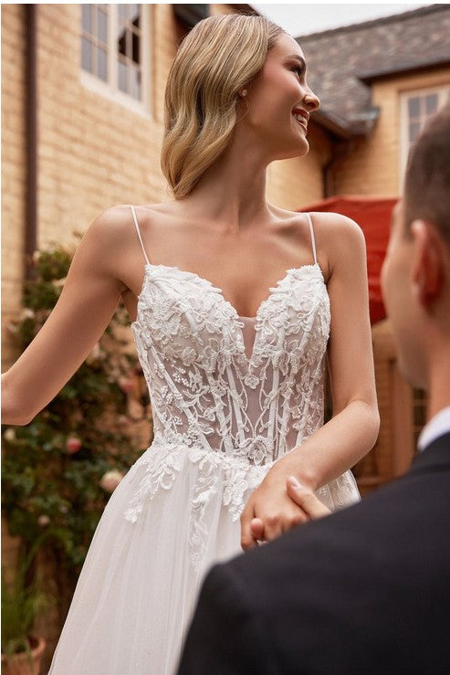 Vestido de Novia con encaje y tul.