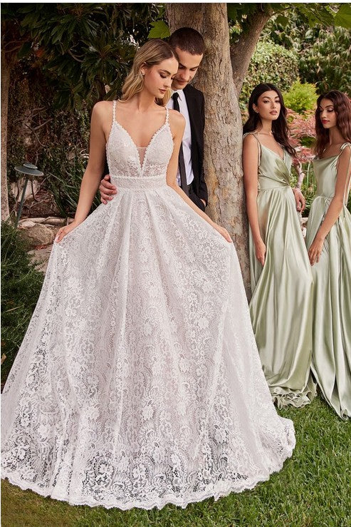 Vestido de novia con mangas desmontables.