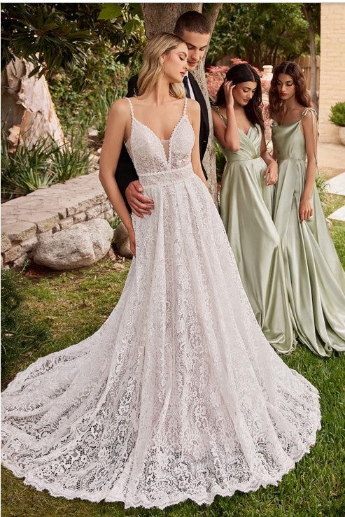 Vestido de novia con mangas desmontables.